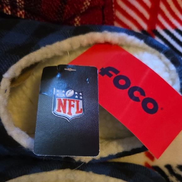 Blue and Black Cozy Slippers for Everyday Comfort - Picture 3 of 5